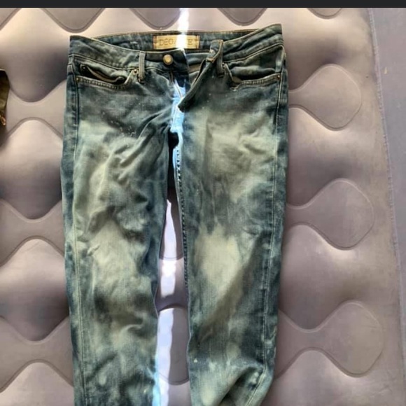 Clothing - Picture 10 of 11